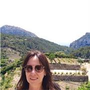 Insegnante madrelingua portoghese con più di 20 anni di esperienza.